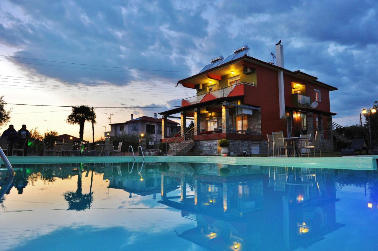 Sunday Resort Gerakini Exterior photo