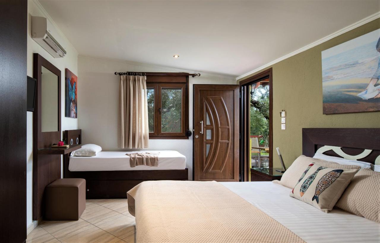 Sunday Resort Gerakini Exterior photo