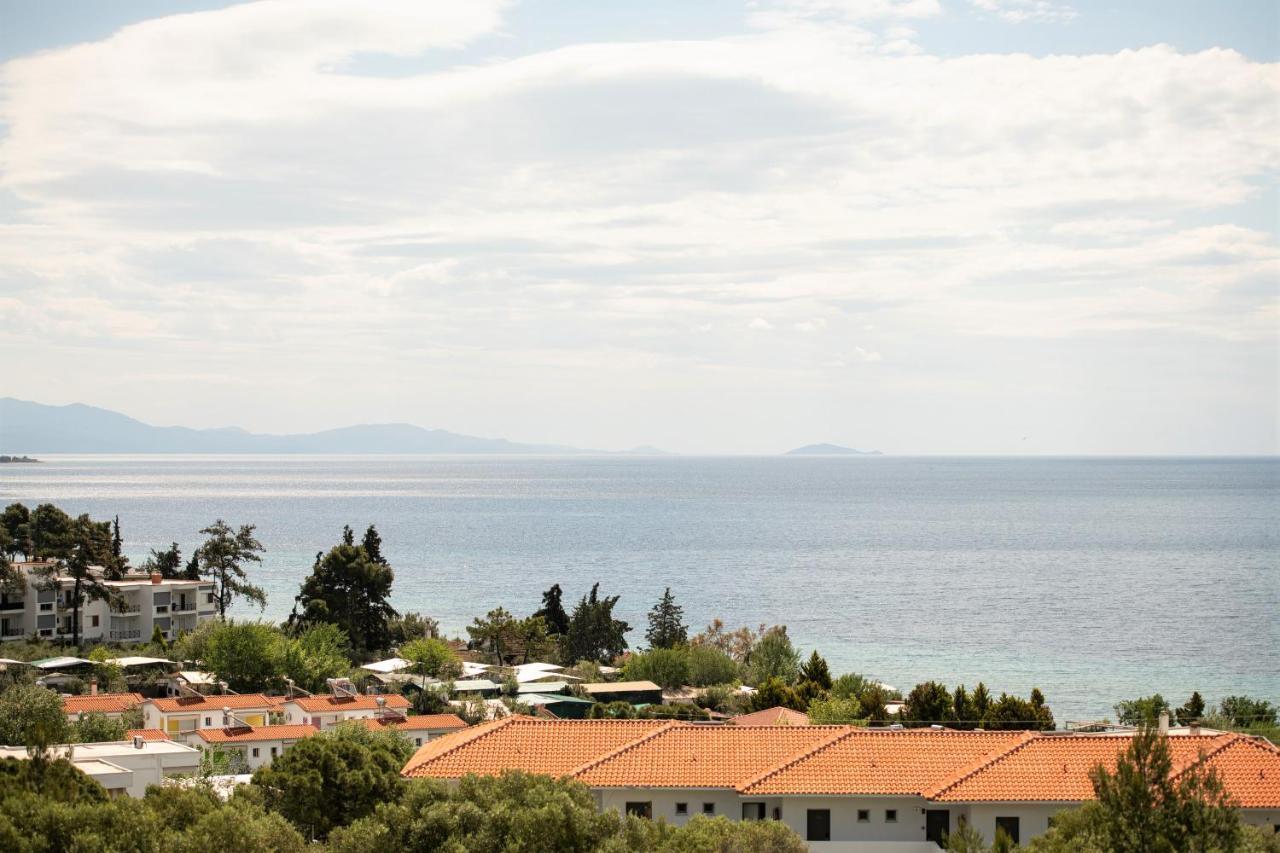 Sunday Resort Gerakini Exterior photo
