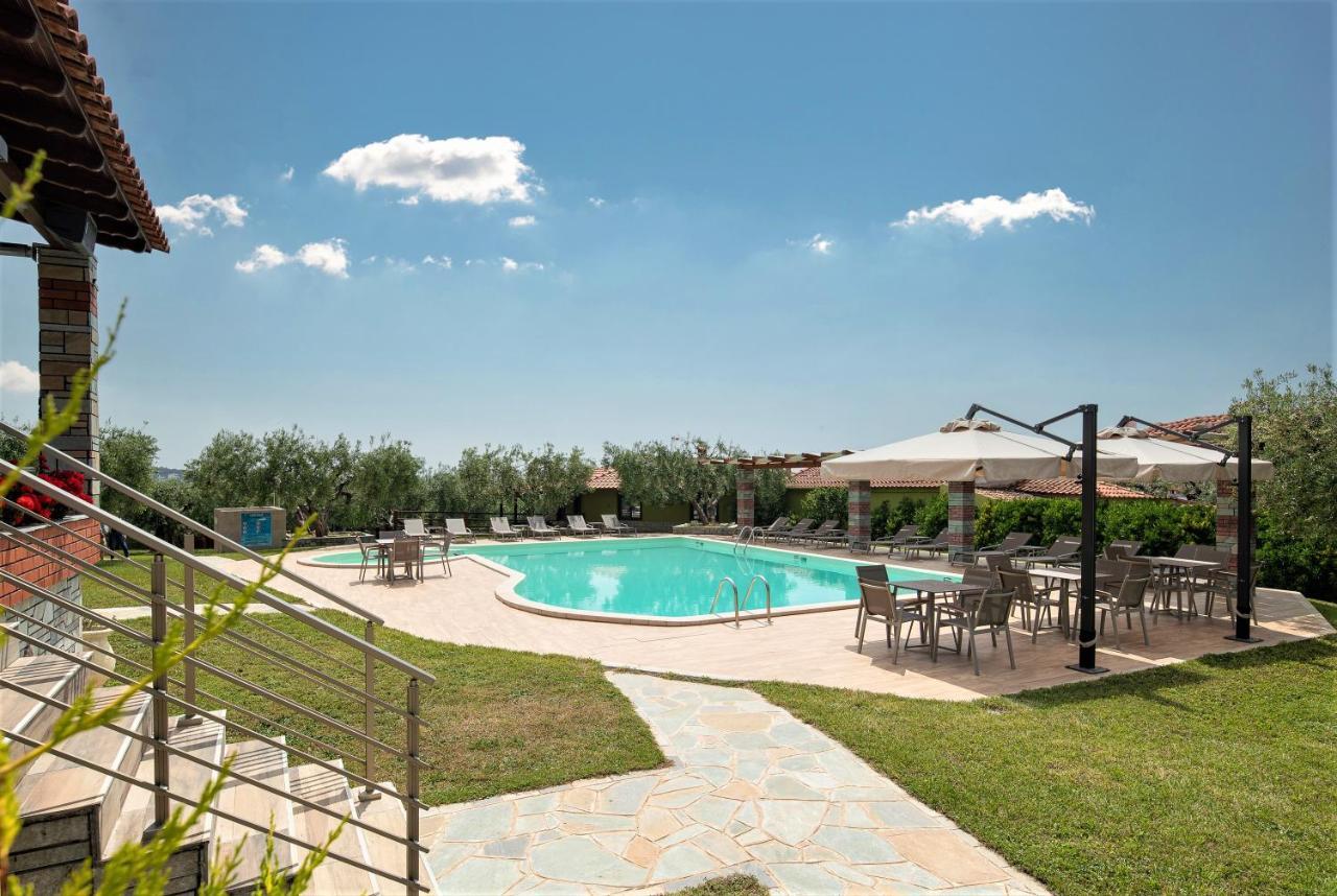 Sunday Resort Gerakini Exterior photo