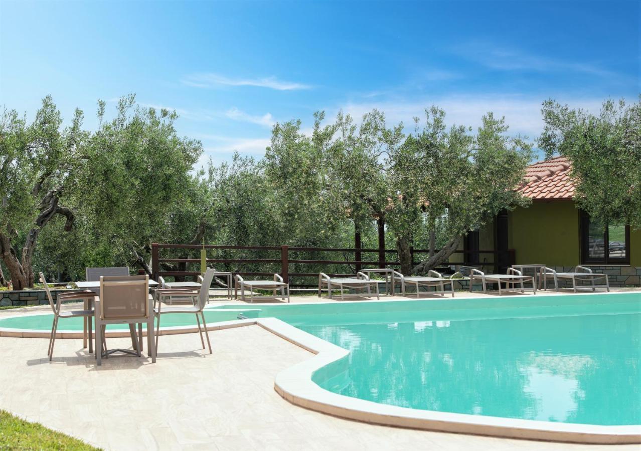 Sunday Resort Gerakini Exterior photo